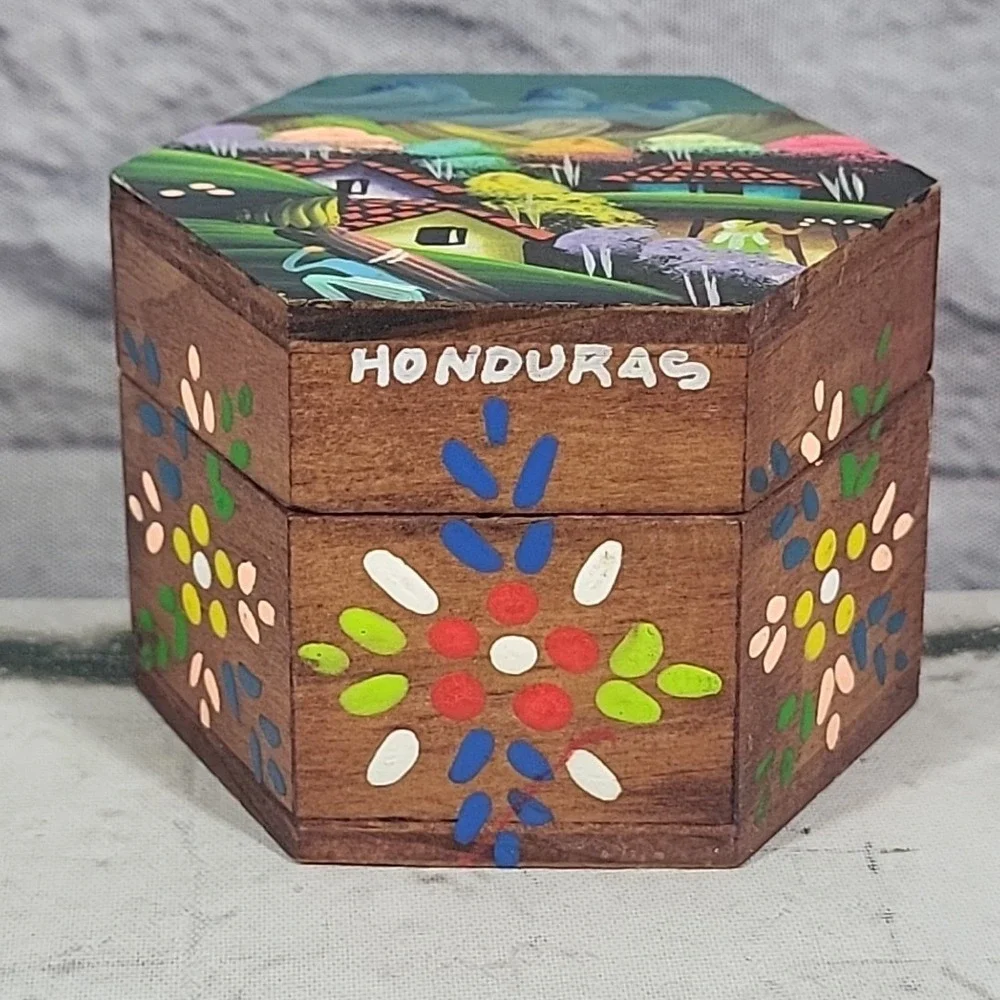 Honduras Wooden Trinket Box Handpainted Village Scene 3